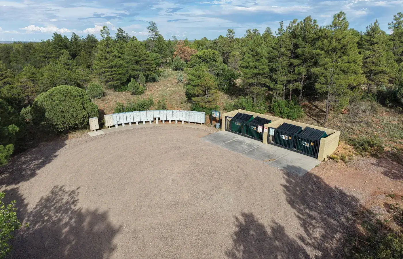Mogollon Ranch mail center and shared community service area
